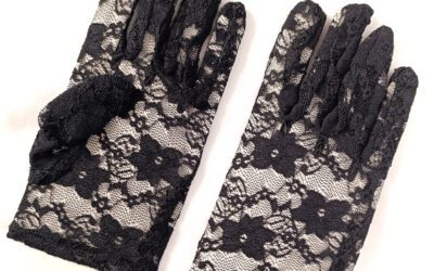 Guantes negros de encaje pequeños